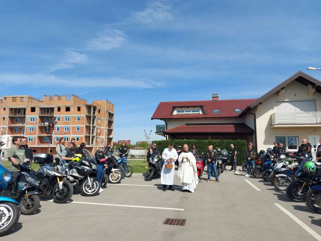 Sveta misa i blagoslov motorista i njihovih motora u Orašju